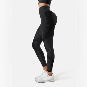 NWT Black Fanka Body Sculpt Beyond Nude Leggings with Red Bag